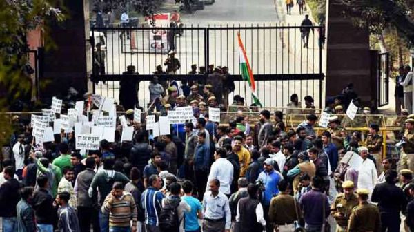 Protestors rally at JNU against 'anti-national' elements