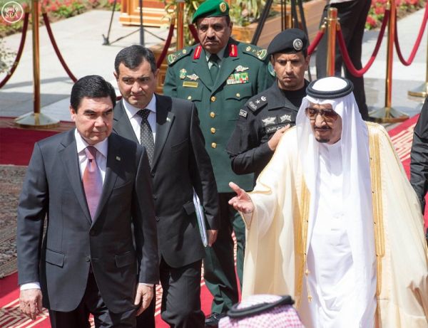 Turkmen President Berdimuhamedov (L) and King Salman