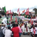 Farmers blocking the roads in Karnatka