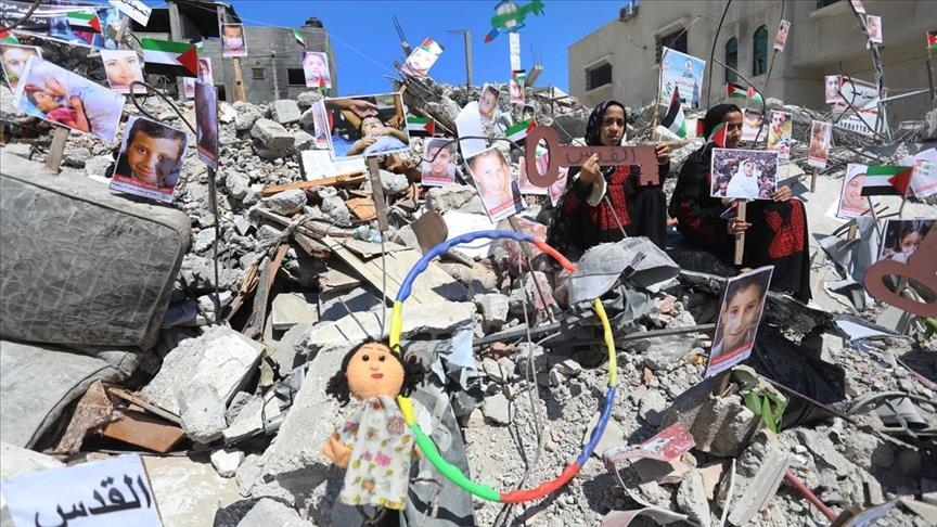 इजराइली हमलों में 18 बच्चों सहित 22 लोगों की मौत Children Killed in Israeli Attacks 22 people, including 18 children, were killed in overnight Israeli strikes in Gaza's southern city of Rafah.