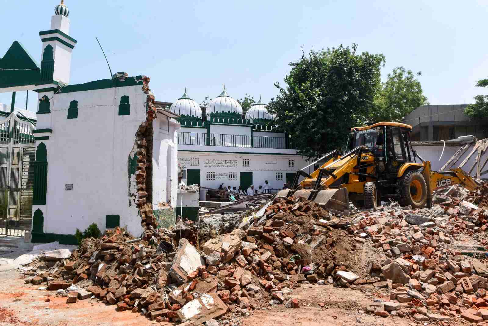 Delhi: Without Court order part of 250 YO mosque demolished by NDMC -  