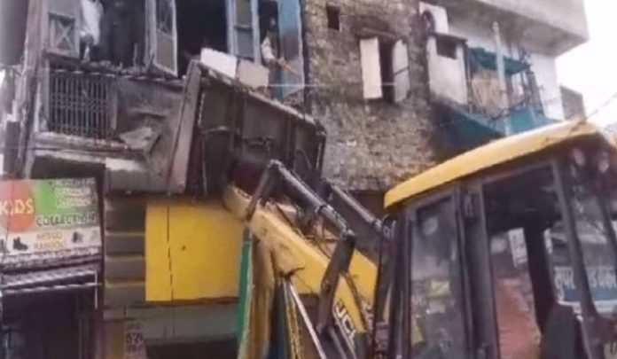 Ujjain administration bulldozed the house of Adnan Mansoori. (Source: News 24)